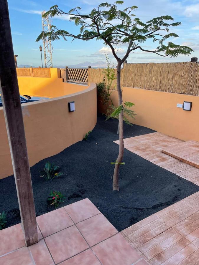 Villa Marie Agradable Y Tranquila Maison Con Piscina Corralejo Exterior photo